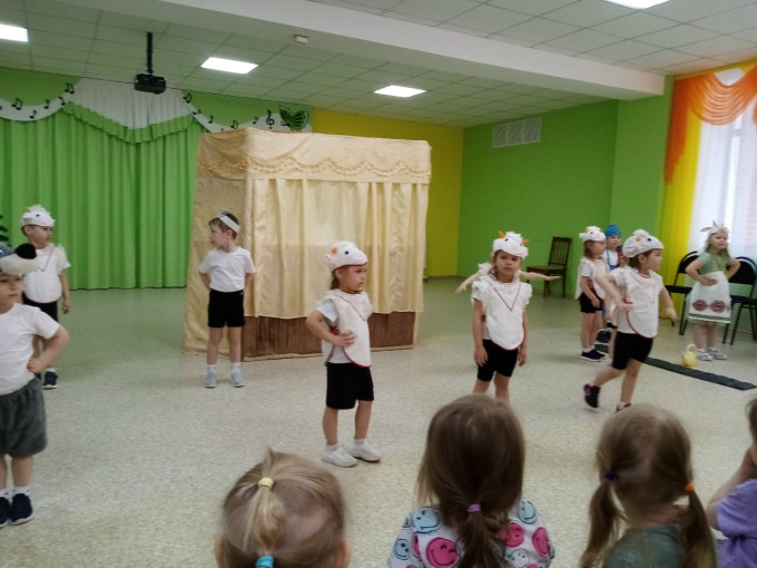 В детском саду прошёл фестиваль - конкурс театральных постановок "Волшебный мир театра".